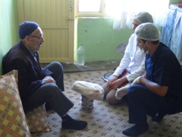 Her Gün 1200 Yoksula Yemek Dağıtılıyor 
