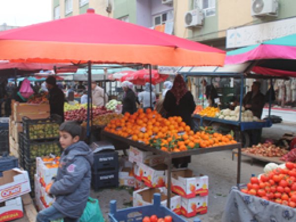 Kızıltepe’de pazarcıların yer kavgası kanlı bitti
