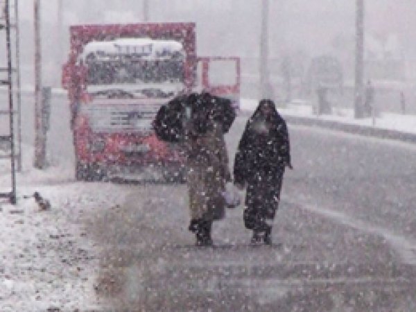 Ağrı’da kar yağışı hayatı olumsuz etkiliyor