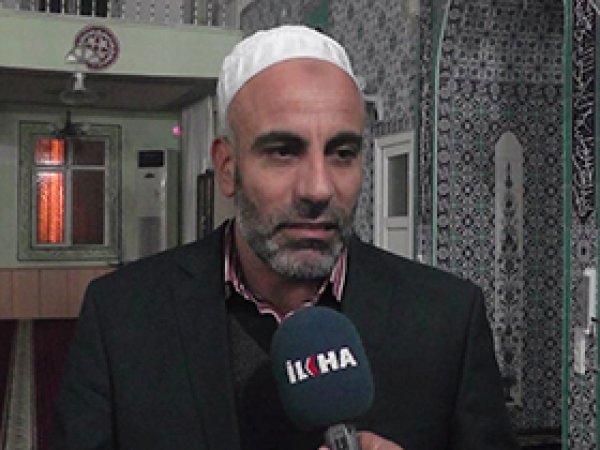 Ezana saygısızlık yapıp İmam'a sataştılar