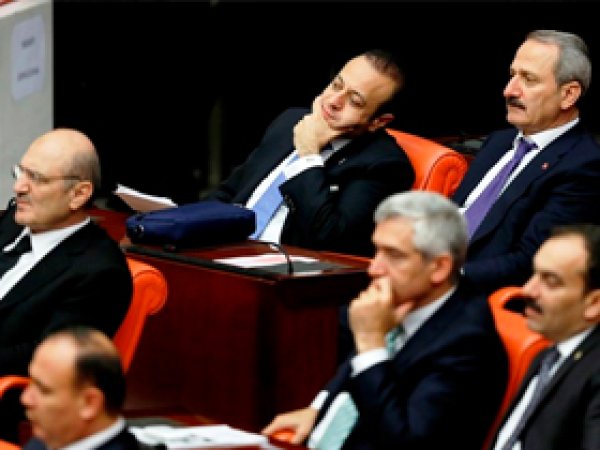 4 eski bakan için karar verildi