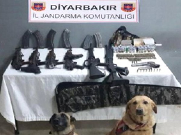 Meclis üyesinin bulunduğu araçta silah
