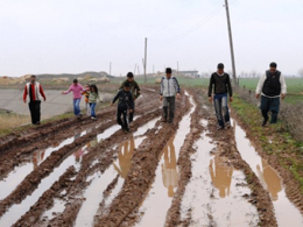 'Yetkililer bu köyün sorunları ile ilgilenmiyor'