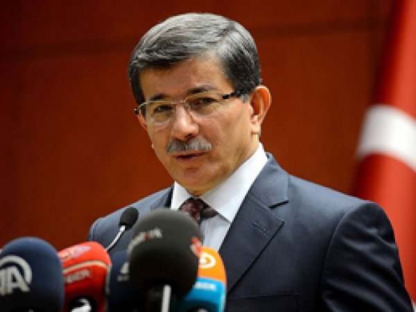 Başbakan Davutoğlu, Fransa’ya gitti