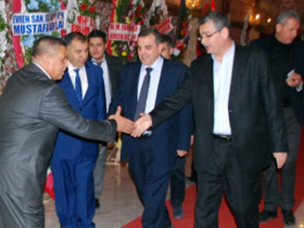 ‘Gazeteciler şiddete maruz kalıyor’