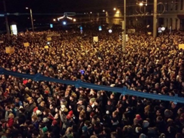 PEGİDA Almanya'da protesto edildi