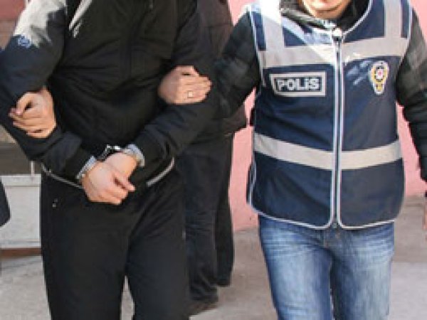 Yağmacılar yapılan baskında yakalandı