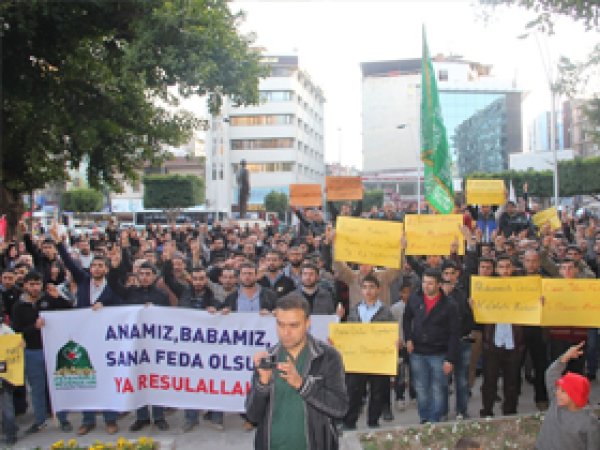 Adana'da Muhammedi Sevda yürüyüşü