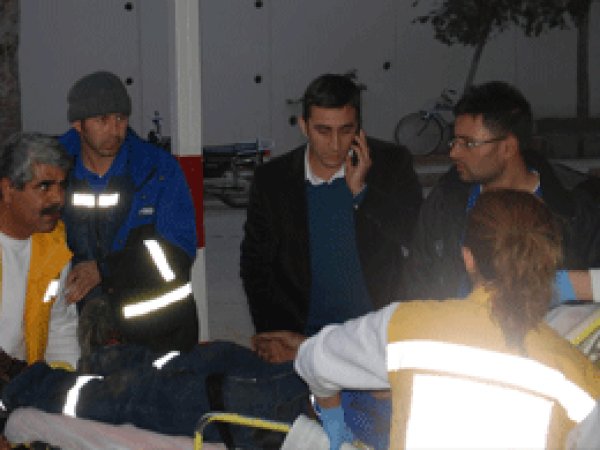 Tarsus’ta trafo patladı: Bir işçi ağır yaralandı