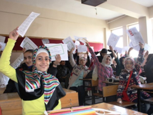 Öğrencilere baskı yapmak yanlıştır