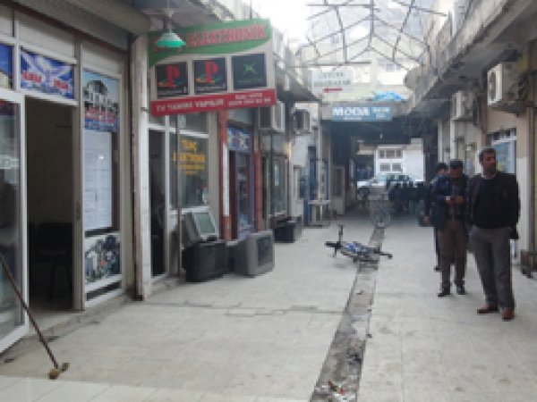 Hırsızlar bir gecede 5 dükkâna girdi