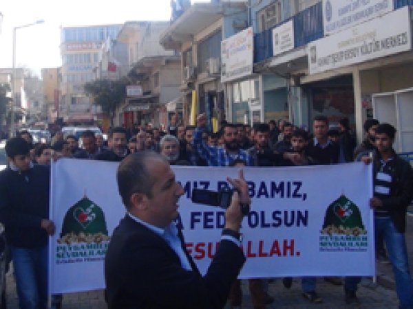 OSİYAD Charlie Hebdo dergisini protesto etti