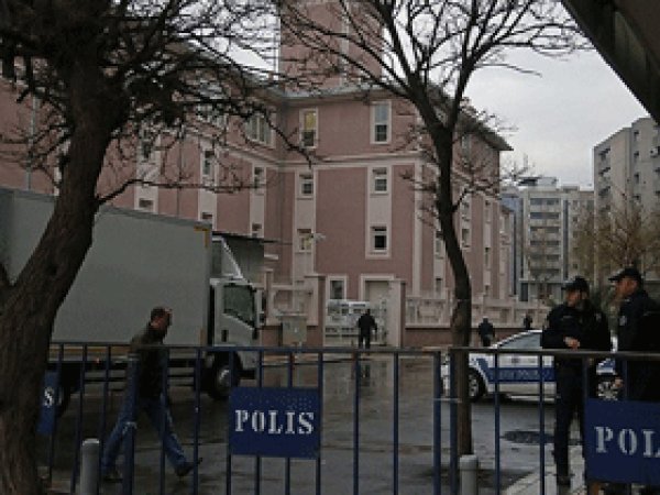 İzmir merkezli operasyonda 24 gözaltı