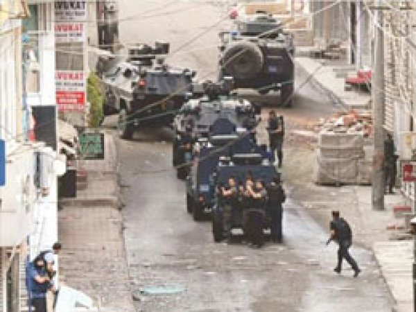 Silvan'da Sokağa çıkma yasağı 2'ci gününde