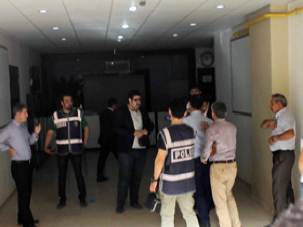 Siirt'te 'paralel yapı' baskınları