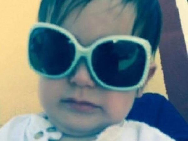 Tüfeke oyun oynarken küçük kardeşini vurdu