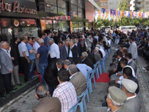 AK Parti'nin lokal açılışı iptal edildi