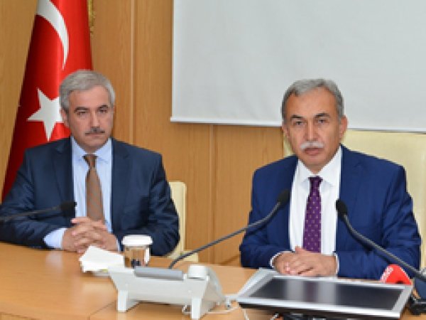 Adana'da kayıt altında 130 bin Suriyeli var