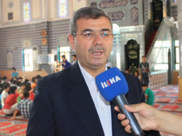 'Hicret; hakikatin tarafında yer almaktır'