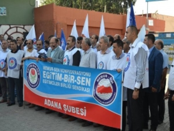 Müdürün bıçaklanması protesto edildi