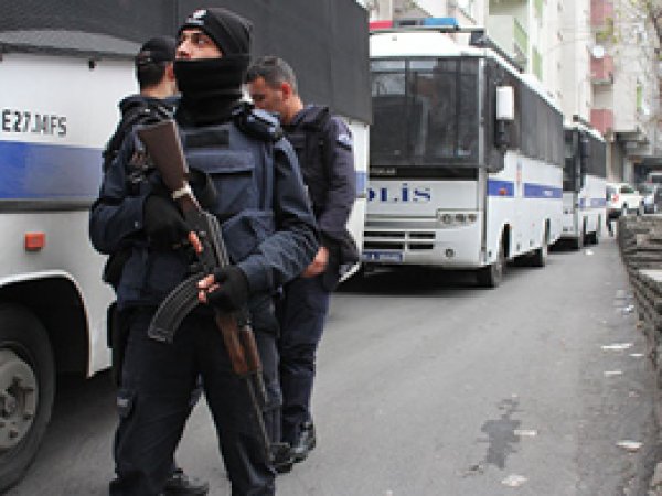 İstanbul'da IŞİD baskınlarında 50 gözaltı
