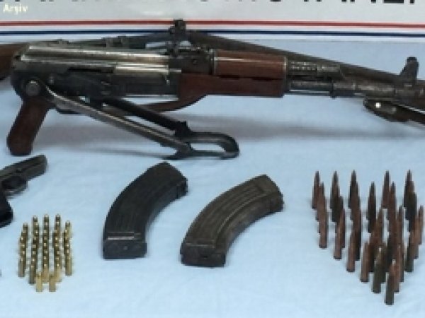 Hakkâri'de çok sayıda silah ve bomba ele geçirildi