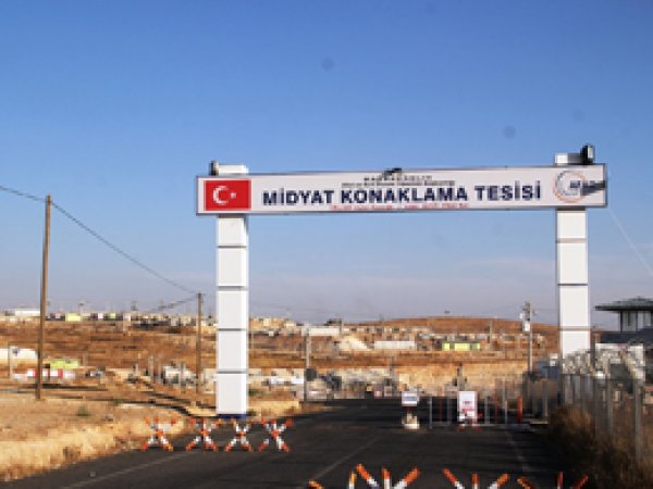 Midyat'taki mülteci kampı 5 bin kişi kalıyor