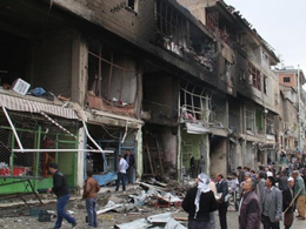 Hakkari'de bomba yüklü araçla saldırı