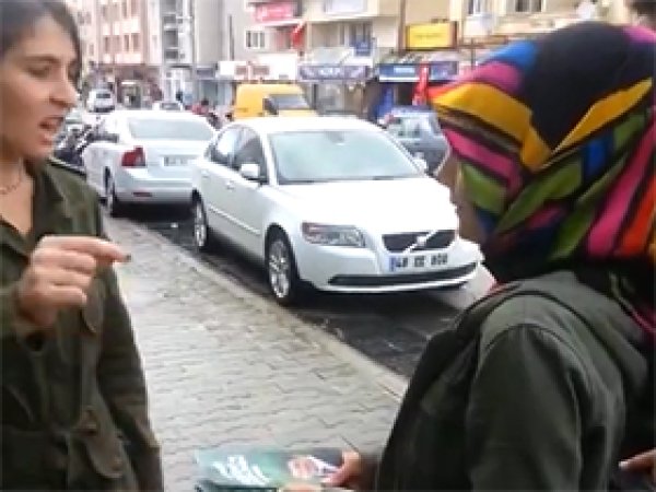 Muğla'da broşür dağıtan AK Parti'lilere saldırı