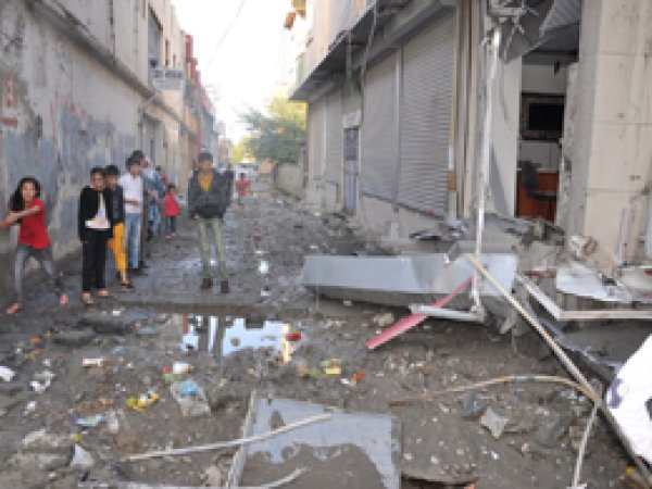 Silopi'de patlayan bomba esnafa zarar verdi