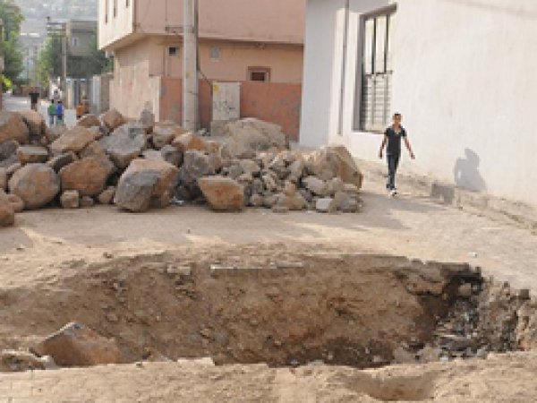 'PKK hendek kazarak halkı göçe zorluyor'