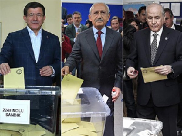 Liderler oylarını kullandı