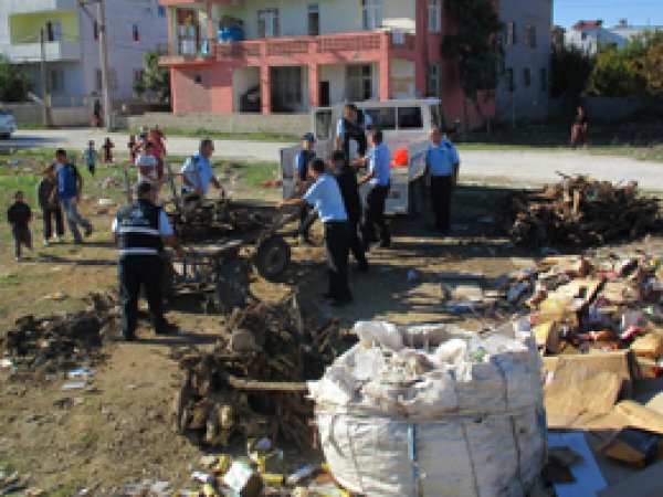 Zabıtalardan hurdacılara müdahale