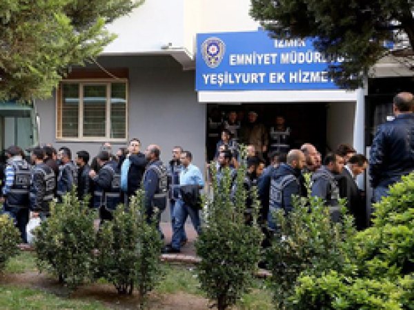 İzmir'de 36 FETÖ zanlısı adliyede