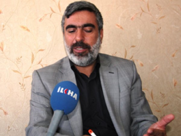 'Başörtüsü serbestliği anayasal güvence altına alınmalı'