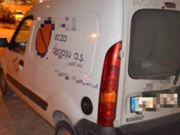 Acil ilaç aracında kaçak sigara çıktı