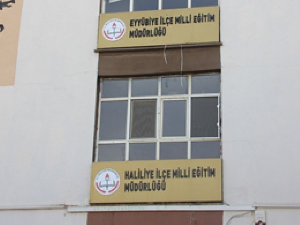 400 bin nüfuslu ilçede resmi kurum yok
