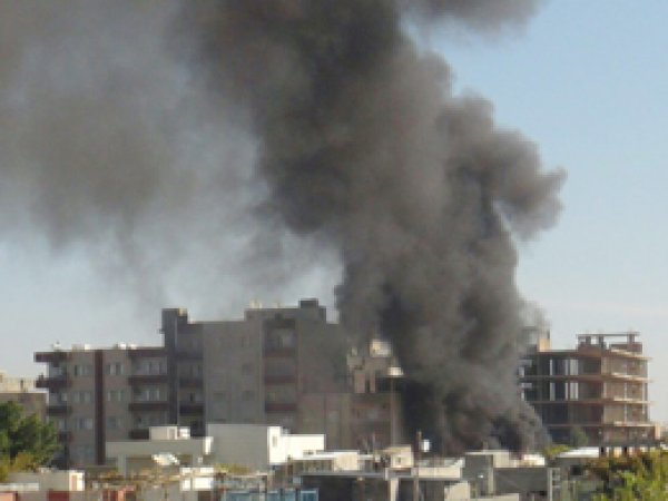 Nusaybin'den kara dumanlar yükseliyor 