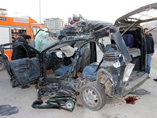 Doğubayazıt'ta feci kaza: 7 ölü, 1 yaralı