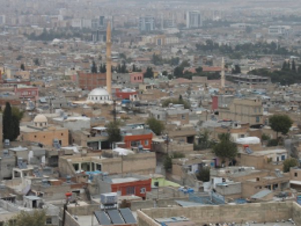 İki bin öğrenci okul yapılmasını bekliyor
