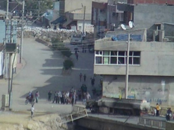 PKK Nusaybin'de halkı evlerinden çıkartıyor