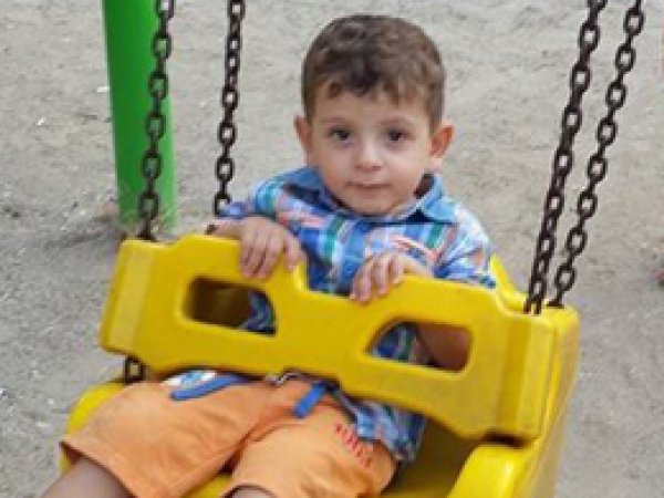3'üncü kattan düşen çocuk hayatını kaybetti