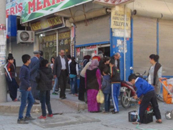 Nusaybinliler marketlere akın etti