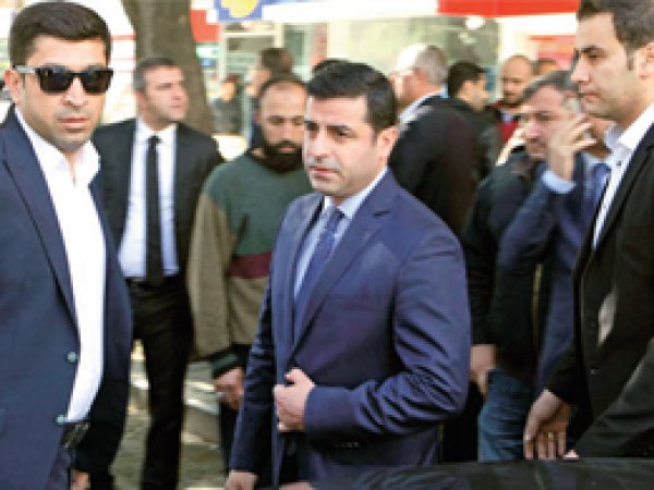Demirtaş'a saldırı muamması