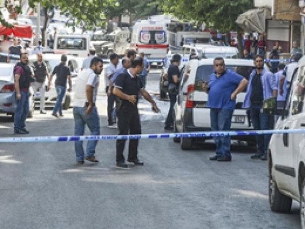 Şanlıurfa'da polise saldırı: 2 yaralı