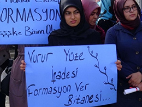 İlahiyat öğrencilerinden formasyon eylemi