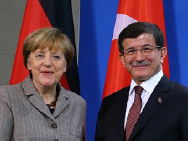 Davutoğlu, Merkel ile görüştü