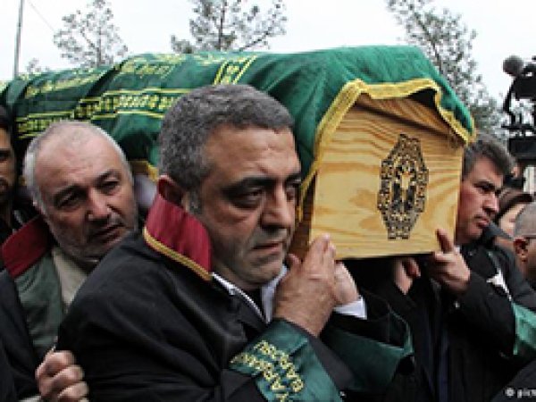 Tahir Elçi son yolculuğuna uğurlandı