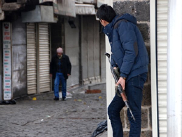 Sur'da ki çatışmalar halkı tedirgin ediyor