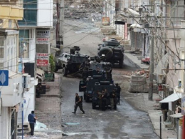 Nusaybin'de silah sesleri halkı tedirgin ediyor